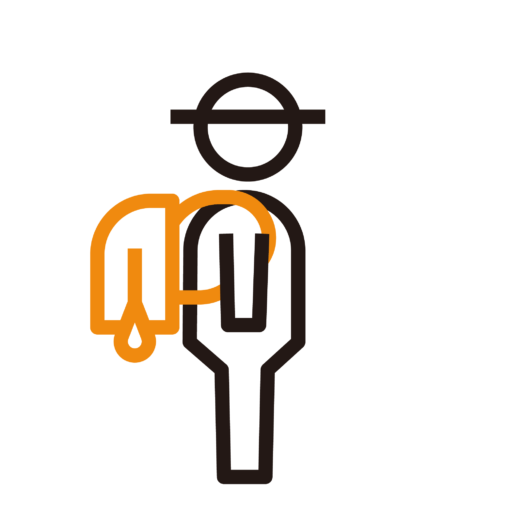 巾着をぶら下げたランドセルを背負う