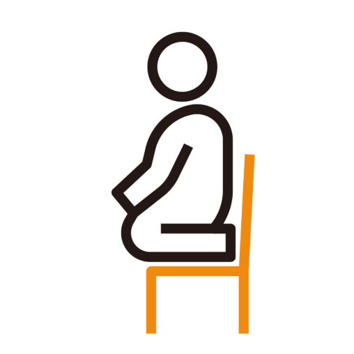 椅子の上で正座